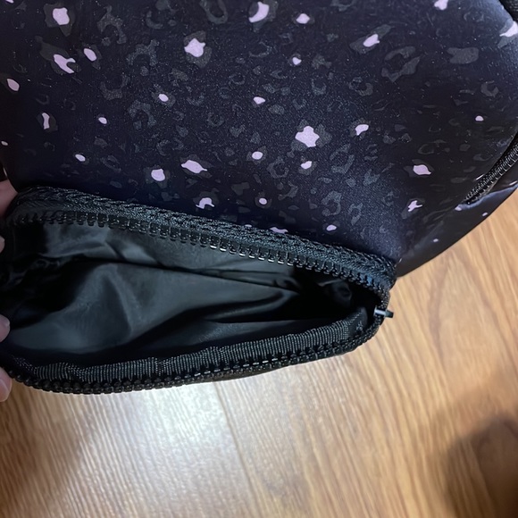 Reebok Molly Mini Backpack.NWT! Adjustable Straps. Compact Size for Gym Lockers - Picture 7 of 10